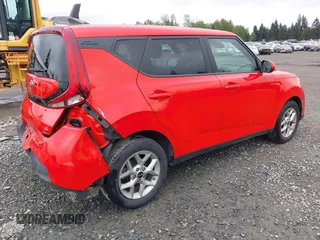 2020 Kia Soul LX with VIN KNDJ23AU3L7009028, listed as a IAAI auction lot 42137466 with 44,398 mi miles. Bid and sale history available at carsss.com. Image 4.