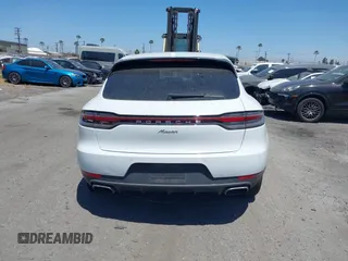 2019 Porsche Macan z VIN WP1AA2A50KLB05922, wystawiony jako IAAI lot #42013711 z przebiegiem Nie podano mil oraz . Historia ofert i sprzedaży dostępna na DreamBid. Obrazek 16.