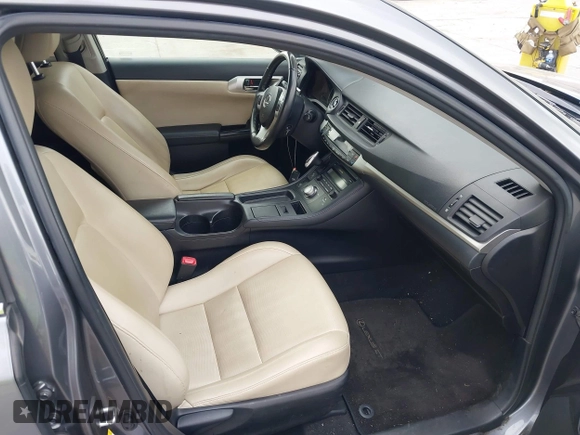 2013 Lexus CT 200h z VIN JTHKD5BH5D2172224, wystawiony jako IAAI lot #41910672 z przebiegiem 160 411 mil mil oraz . Historia ofert i sprzedaży dostępna na DreamBid. Obrazek 5.