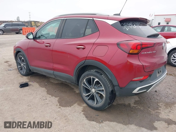 2020 Buick Encore GX Select z VIN KL4MMDSL1LB122826, wystawiony jako IAAI lot #41520875 z przebiegiem 65 805 mil mil oraz . Historia ofert i sprzedaży dostępna na DreamBid. Obrazek 3.
