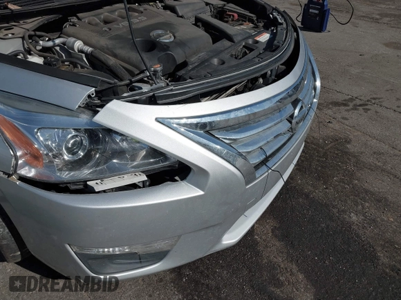 2013 Nissan Altima SV with VIN 1N4BL3AP0DN525913, listed as a IAAI auction lot 41893511 with 132,166 mi miles and . Bid and sale history available at DreamBid. Image 6.