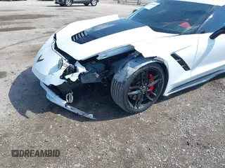 2015 Chevrolet Corvette Z51 3LT z VIN 1G1YM2D74F5103775, wystawiony jako IAAI lot #41810409 z przebiegiem 29 000 mil mil oraz . Historia ofert i sprzedaży dostępna na DreamBid. Obrazek 6.