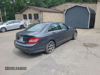 2008 Mercedes-Benz C 300 Sport z VIN WDDGF54X58F065135, wystawiony jako Copart lot #58745715 z przebiegiem 194 540 mil mil oraz Czysty tytuł • Clean title. Historia ofert i sprzedaży dostępna na DreamBid. Obrazek 4.