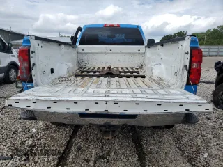 2018 Chevrolet Silverado 3500HD Work Truck with VIN 1GC3KYCG7JZ255935, listed as a Copart auction lot 69586914 with 212,833 mi miles and Salvage Title. Bid and sale history available at carsss.com. Image 6.