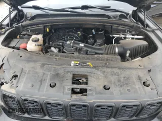 2023 Jeep Grand Cherokee Laredo z VIN 1C4RJJAG4P8814041, wystawiony jako Copart lot #42776095 z przebiegiem 71 111 mil mil oraz Szkoda całkowita • Salvage title. Historia ofert i sprzedaży dostępna na DreamBid. Obrazek 12.