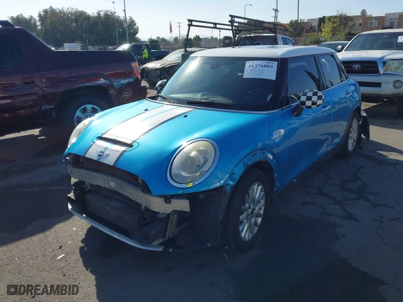 2015 MINI Cooper Hardtop 4 Door S with VIN WMWXU3C54F2B58513, listed as a IAAI auction lot 41376804 with 110,186 mi miles. Bid and sale history available at carsss.com. Image 18.