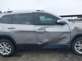 2018 Jeep Cherokee Latitude Plus with VIN 1C4PJLLB2JD543032, listed as a IAAI auction lot 41822368 with 114,145 mi miles. Bid and sale history available at carsss.com. Image 13.