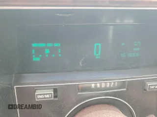 1991 Cadillac Brougham z VIN 1G6DW5474MR703030, wystawiony jako Copart lot #64687894 z przebiegiem 161 866 mil mil oraz Szkody całkowita. Historia ofert i sprzedaży dostępna na DreamBid. Obrazek 9.