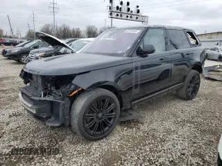 2023 Land Rover Range Rover SE z VIN SALKP9E72PA084611, wystawiony jako Copart lot #52791615 z przebiegiem Nie podano mil oraz Szkoda całkowita • Salvage title. Historia ofert i sprzedaży dostępna na DreamBid. Obrazek 1.