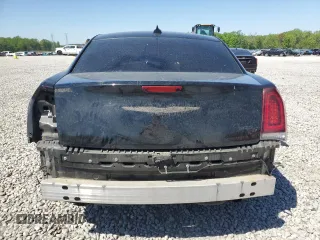 2017 Chrysler 300 S Alloy Edition z VIN 2C3CCABG8HH518230, wystawiony jako Copart lot #53294045 z przebiegiem 59 701 mil mil oraz Szkoda całkowita • Salvage title. Historia ofert i sprzedaży dostępna na DreamBid. Obrazek 6.