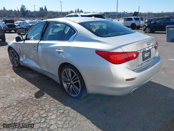 2015 Infiniti Q50 Premium with VIN JN1BV7AP3FM335661, listed as a IAAI auction lot 41701903 with 71,037 mi miles. Bid and sale history available at carsss.com. Image 3.