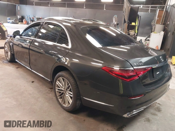 2021 Mercedes-Benz S 580 z VIN W1K6G7GB4MA018058, wystawiony jako IAAI lot #42216352 z przebiegiem 4 445 mil mil oraz . Historia ofert i sprzedaży dostępna na DreamBid. Obrazek 3.