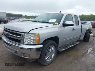 2011 Chevrolet Silverado 1500 LT with VIN 1GCRCSE00BZ235080, listed as a IAAI auction lot 42181793 with 208,625 mi miles and . Bid and sale history available at DreamBid. Image 18.