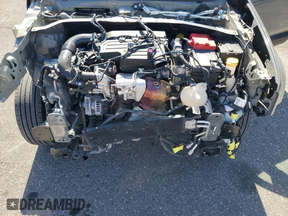 2022 Jeep Renegade Latitude with VIN ZACNJDB18NPN77583, listed as a Copart auction lot 56222315 with 21,551 mi miles and Salvage title. Bid and sale history available at DreamBid. Image 12.