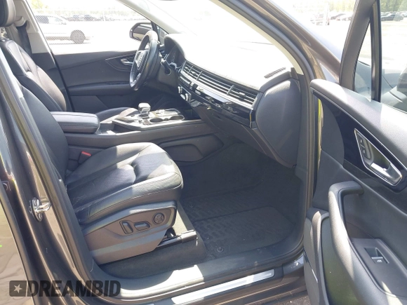 2019 Audi Q7 Premium Plus z VIN WA1LAAF70KD020498, wystawiony jako IAAI lot #41976990 z przebiegiem 91 643 mil mil oraz . Historia ofert i sprzedaży dostępna na DreamBid. Obrazek 5.