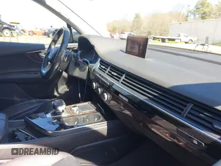 2017 Audi Q7 Premium Plus with VIN WA1LAAF71HD014251, listed as a IAAI auction lot 41859906 with 128,789 mi miles. Bid and sale history available at carsss.com. Image 5.