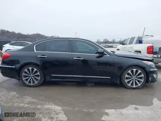 2013 Hyundai Genesis 5.0L R-Spec with VIN KMHGC4DH5DU256092, listed as a IAAI auction lot 41554850 with 163,573 mi miles. Bid and sale history available at carsss.com. Image 13.