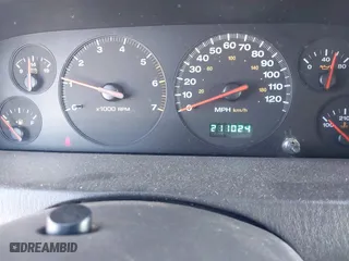 2001 Jeep Grand Cherokee Laredo with VIN 1J4GW48S11C519210, listed as a IAAI auction lot 42093631 with 211,024 mi miles. Bid and sale history available at carsss.com. Image 7.