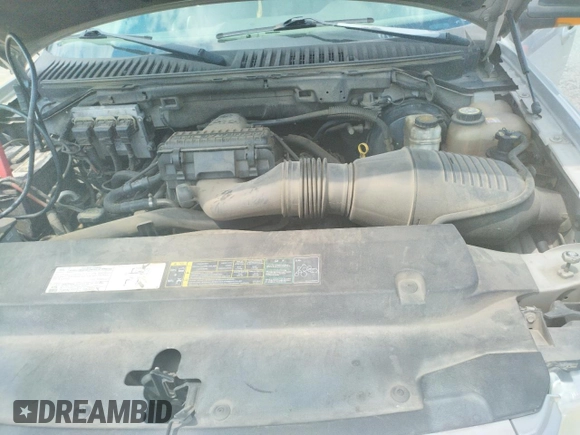 2006 Ford Expedition Special Service with VIN 1FMFU15506LA10037, listed as a Copart auction lot 61726303 with 225,227 mi miles and Salvage Title. Bid and sale history available at carsss.com. Image 11.