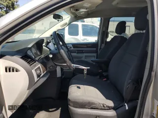 2010 Dodge Grand Caravan SXT z VIN 2D4RN5D13AR331626, wystawiony jako Copart lot #55522315 z przebiegiem 170 202 mil mil oraz Czysty tytuł • Clean title. Historia ofert i sprzedaży dostępna na DreamBid. Obrazek 7.