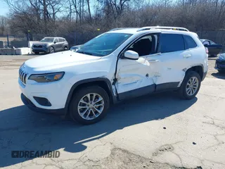 2019 Jeep Cherokee Latitude with VIN 1C4PJMCX7KD146578, listed as a IAAI auction lot 41709586 with 61,134 mi miles. Bid and sale history available at carsss.com. Image 18.