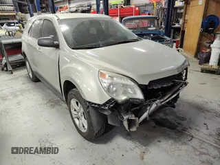 2013 Chevrolet Equinox LS z VIN 2GNALBEK3D6314618, wystawiony jako Copart lot #49054625 z przebiegiem 113 276 mil mil oraz Czysty tytuł • Clean title. Historia ofert i sprzedaży dostępna na DreamBid. Obrazek 1.