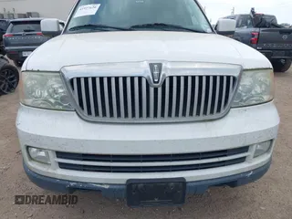 2006 Lincoln Navigator Luxury z VIN 5LMFU27576LJ27131, wystawiony jako IAAI lot #41927620 z przebiegiem 126 423 mil mil oraz . Historia ofert i sprzedaży dostępna na DreamBid. Obrazek 6.