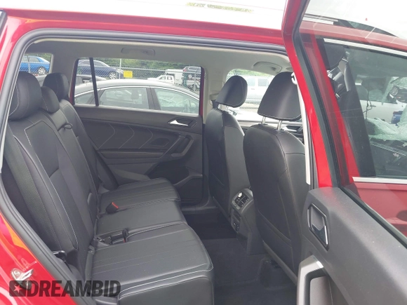 2022 Volkswagen Tiguan SE z VIN 3VV2B7AX0NM020942, wystawiony jako IAAI lot #42475302 z przebiegiem 26 353 mil mil oraz . Historia ofert i sprzedaży dostępna na DreamBid. Obrazek 8.
