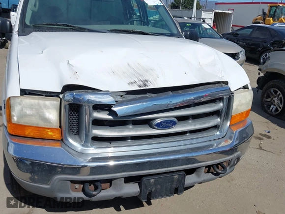 2001 Ford Super Duty F-250 XL with VIN 1FTNX20S11EA60775, listed as a IAAI auction lot 41631692 with 151,485 mi miles. Bid and sale history available at carsss.com. Image 6.
