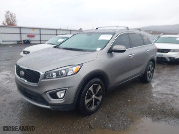 2016 Kia Sorento EX with VIN 5XYPH4A51GG079840, listed as a IAAI auction lot 40940487 with 183,604 mi miles. Bid and sale history available at carsss.com. Image 2.