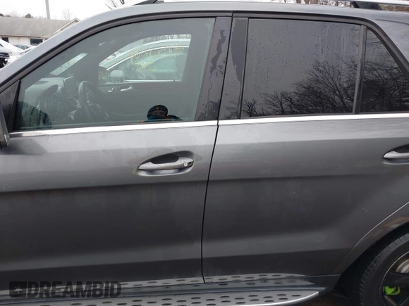 2018 Mercedes-Benz GLE 350 with VIN 4JGDA5HB3JB064259, listed as a IAAI auction lot 41502169 with 111,196 mi miles and . Bid and sale history available at DreamBid. Image 14.