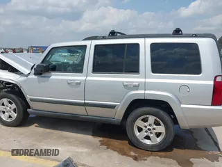 2008 Jeep Commander Sport z VIN 1J8HH48K88C101685, wystawiony jako IAAI lot #42156247 z przebiegiem 119 393 mil mil oraz . Historia ofert i sprzedaży dostępna na DreamBid. Obrazek 15.