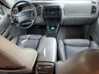 1995 Ford Explorer Eddie Bauer z VIN 1FMDU32X0SZB44174, wystawiony jako Copart lot #86865604 z przebiegiem 79 354 mil mil oraz Czysty tytuł • Clean title. Historia ofert i sprzedaży dostępna na DreamBid. Obrazek 8.