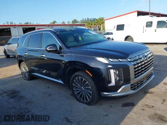 2024 Hyundai Palisade Calligraphy z VIN KM8R74GE2RU677273, wystawiony jako IAAI lot #41989335 z przebiegiem 9 200 mil mil oraz . Historia ofert i sprzedaży dostępna na DreamBid. Obrazek 1.