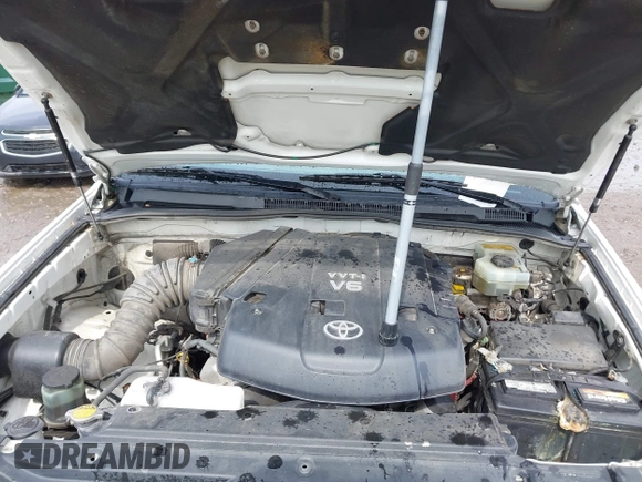 2004 Toyota 4Runner SR5 with VIN JTEBU14R348018992, listed as a IAAI auction lot 41948175 with 106,894 mi miles and . Bid and sale history available at DreamBid. Image 10.