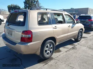 2006 Toyota Highlander with VIN JTEGP21A960096342, listed as a IAAI auction lot 41286059 with 185,746 mi miles. Bid and sale history available at carsss.com. Image 4.