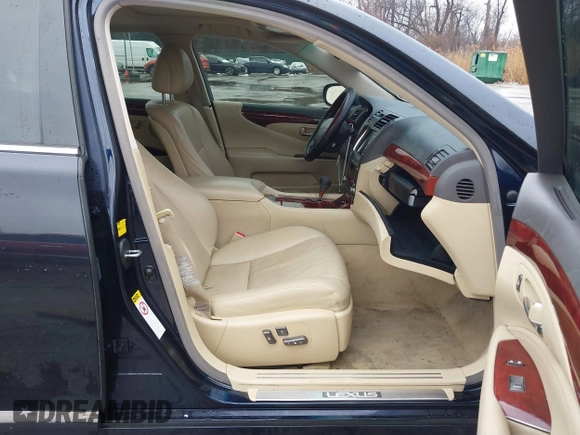 2007 Lexus LS 460 with VIN JTHBL46F675008702, listed as a IAAI auction lot 41574370 with 170,609 mi miles. Bid and sale history available at carsss.com. Image 5.