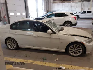 2011 BMW 3 Series 328i with VIN WBAPH5C55BA442391, listed as a IAAI auction lot 41807148 with Not Provided miles and . Bid and sale history available at carsss.com. Image 13.