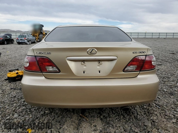 2003 Lexus ES 300 with VIN JTHBF30G330137300, listed as a Copart auction lot 52450735 with 204,219 mi miles and Clean Title. Bid and sale history available at DreamBid. Image 6.