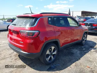 2018 Jeep Compass Latitude z VIN 3C4NJCBBXJT193295, wystawiony jako IAAI lot #41958808 z przebiegiem 121 440 mil mil oraz . Historia ofert i sprzedaży dostępna na DreamBid. Obrazek 4.