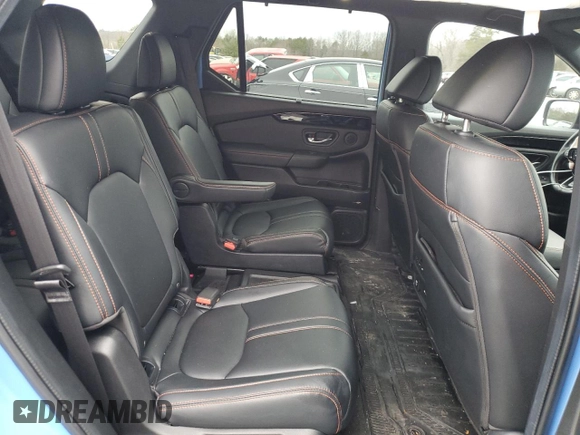 2024 Honda Pilot TrailSport with VIN 5FNYG1H61RB012492, listed as a Copart auction lot 45564925 with 31,860 mi miles and Salvage Title. Bid and sale history available at carsss.com. Image 11.