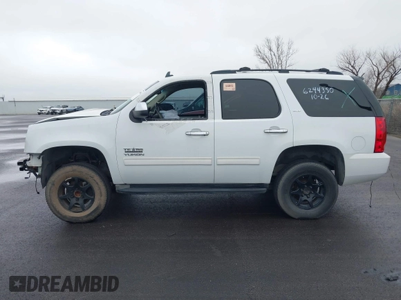 2011 GMC Yukon SLT with VIN 1GKS1CE01BR101311, listed as a IAAI auction lot 41572486 with 1 mi miles. Bid and sale history available at carsss.com. Image 15.