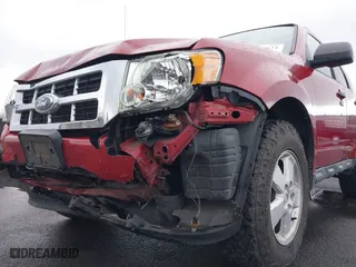 2011 Ford Escape XLT with VIN 1FMCU9D77BKB34262, listed as a IAAI auction lot 41198534 with 212,006 mi miles. Bid and sale history available at carsss.com. Image 18.