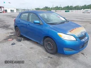 2009 Toyota Matrix z VIN 2T1KU40E39C049373, wystawiony jako IAAI lot #42449223 z przebiegiem 172 996 mil mil oraz . Historia ofert i sprzedaży dostępna na DreamBid. Obrazek 1.