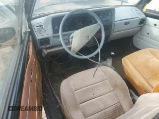 1981 Volkswagen Rabbit z VIN 1VWBG9170BV152464, wystawiony jako Copart lot #81292544 z przebiegiem 122 944 mil mil oraz Tytuł czysty. Historia ofert i sprzedaży dostępna na DreamBid. Obrazek 8.