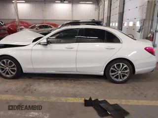 2016 Mercedes-Benz C 300 z VIN 55SWF4JB0GU160647, wystawiony jako IAAI lot #41980155 z przebiegiem 66 783 mil mil oraz . Historia ofert i sprzedaży dostępna na DreamBid. Obrazek 15.