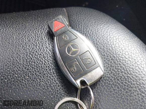 2011 Mercedes-Benz C 300 Sport z VIN WDDGF8BB0BR187349, wystawiony jako IAAI lot #42099019 z przebiegiem 152 338 mil mil oraz . Historia ofert i sprzedaży dostępna na DreamBid. Obrazek 11.