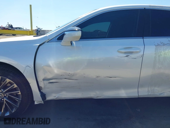2024 Lexus ES 350 Luxury with VIN 58AEZ1B15RU175250, listed as a IAAI auction lot 42233883 with 14,483 mi miles and . Bid and sale history available at DreamBid. Image 19.