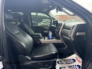 2017 Ford F-350 Lariat z VIN 1FT8W3DT9HEB28873, wystawiony jako Copart lot #58615765 z przebiegiem 100 307 mil mil oraz Szkody całkowita. Historia ofert i sprzedaży dostępna na DreamBid. Obrazek 5.