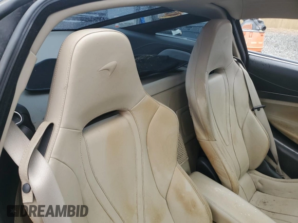 2018 McLaren 720S z VIN SBM14DCA1JW001121, wystawiony jako Copart lot #85629594 z przebiegiem 15 342 mil mil oraz Szkody całkowita. Historia ofert i sprzedaży dostępna na DreamBid. Obrazek 10.